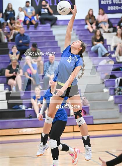 Thumbnail 3 in Northwest Christian vs. Snowflake photogallery.