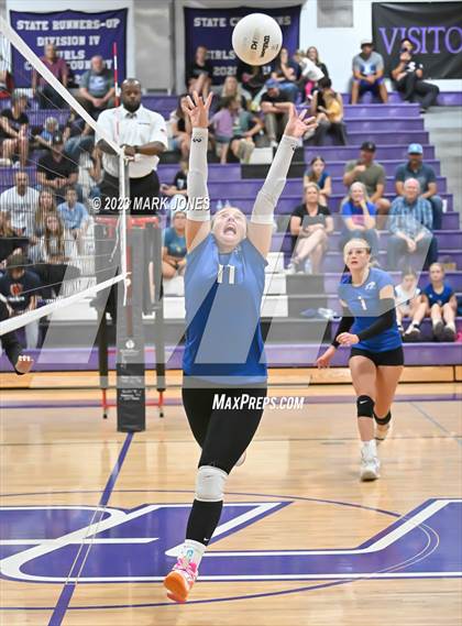 Thumbnail 3 in Northwest Christian vs. Snowflake photogallery.