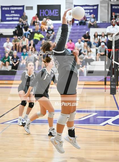 Thumbnail 3 in Northwest Christian vs. Snowflake photogallery.