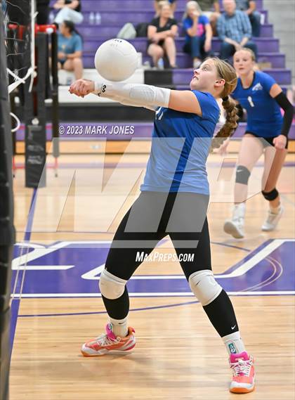 Thumbnail 3 in Northwest Christian vs. Snowflake photogallery.