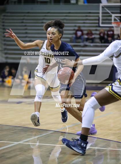 Thumbnail 3 in McKinney vs. Hendrickson (UIL 6A Regional Semifinal Playoff) photogallery.