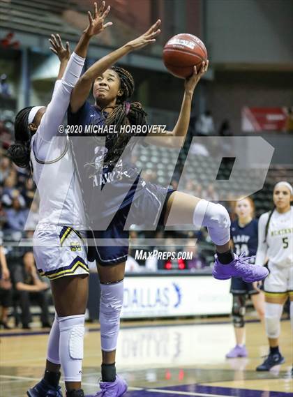 Thumbnail 2 in McKinney vs. Hendrickson (UIL 6A Regional Semifinal Playoff) photogallery.