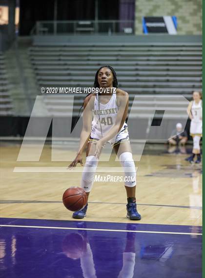 Thumbnail 2 in McKinney vs. Hendrickson (UIL 6A Regional Semifinal Playoff) photogallery.