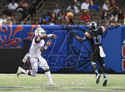 Thumbnail 2 in John Ehret vs. Zachary (LHSAA Class 5A Final) photogallery.