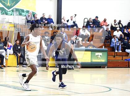 Thumbnail 3 in University Christian vs Oakleaf (Martin Luther King Jr. Showcase) photogallery.