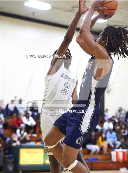 Thumbnail 3 in University Christian vs Oakleaf (Martin Luther King Jr. Showcase) photogallery.