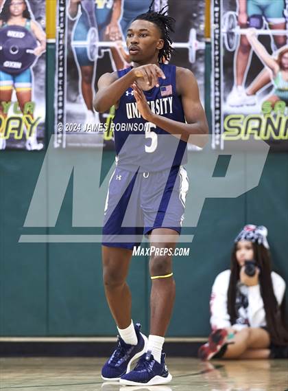 Thumbnail 3 in University Christian vs Oakleaf (Martin Luther King Jr. Showcase) photogallery.