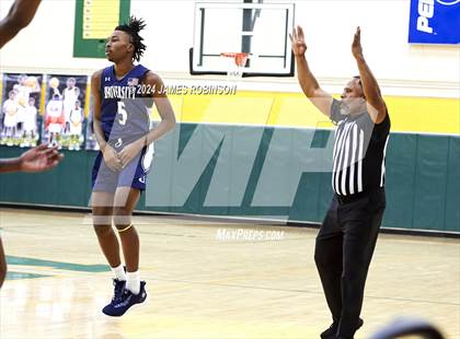 Thumbnail 2 in University Christian vs Oakleaf (Martin Luther King Jr. Showcase) photogallery.