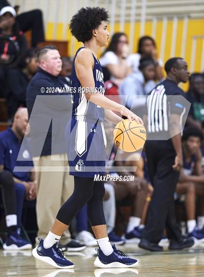 Thumbnail 2 in University Christian vs Oakleaf (Martin Luther King Jr. Showcase) photogallery.