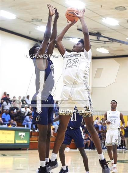 Thumbnail 3 in University Christian vs Oakleaf (Martin Luther King Jr. Showcase) photogallery.