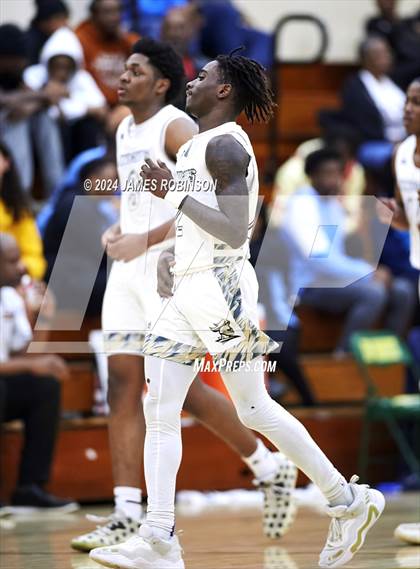 Thumbnail 3 in University Christian vs Oakleaf (Martin Luther King Jr. Showcase) photogallery.