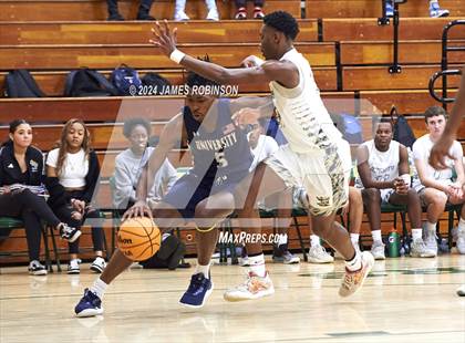Thumbnail 2 in University Christian vs Oakleaf (Martin Luther King Jr. Showcase) photogallery.