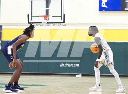 Thumbnail 2 in University Christian vs Oakleaf (Martin Luther King Jr. Showcase) photogallery.