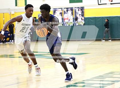 Thumbnail 3 in University Christian vs Oakleaf (Martin Luther King Jr. Showcase) photogallery.