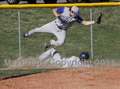 Thumbnail 1 in Columbia vs Freeburg JV photogallery.