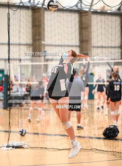 Thumbnail 1 in Flintridge Sacred Heart vs Bonita Vista (Southern California Invitational) photogallery.