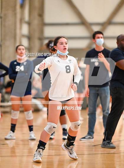 Thumbnail 2 in Flintridge Sacred Heart vs Bonita Vista (Southern California Invitational) photogallery.