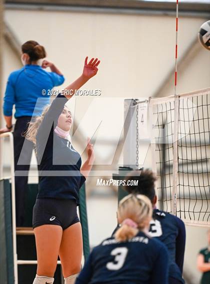 Thumbnail 3 in Flintridge Sacred Heart vs Bonita Vista (Southern California Invitational) photogallery.