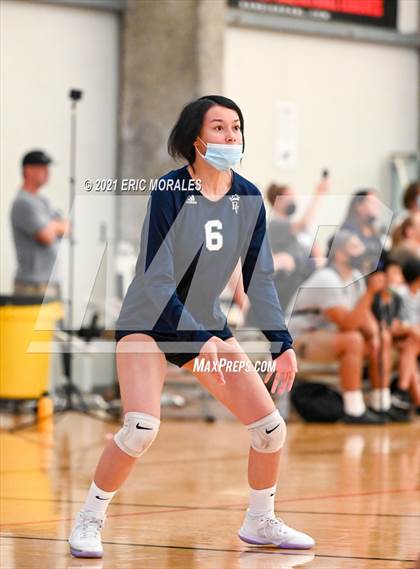 Thumbnail 3 in Flintridge Sacred Heart vs Bonita Vista (Southern California Invitational) photogallery.
