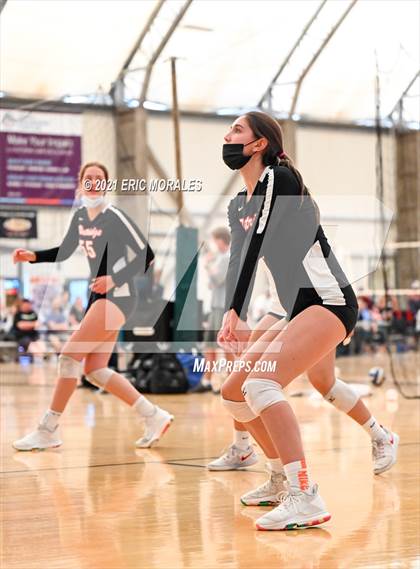 Thumbnail 2 in Flintridge Sacred Heart vs Bonita Vista (Southern California Invitational) photogallery.