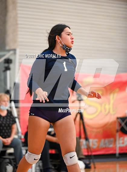 Thumbnail 2 in Flintridge Sacred Heart vs Bonita Vista (Southern California Invitational) photogallery.