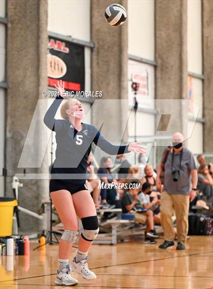 Thumbnail 2 in Flintridge Sacred Heart vs Bonita Vista (Southern California Invitational) photogallery.