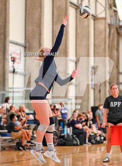 Thumbnail 2 in Flintridge Sacred Heart vs Bonita Vista (Southern California Invitational) photogallery.