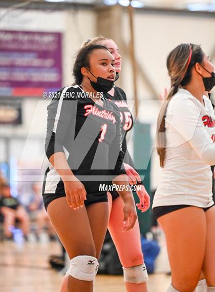 Thumbnail 3 in Flintridge Sacred Heart vs Bonita Vista (Southern California Invitational) photogallery.