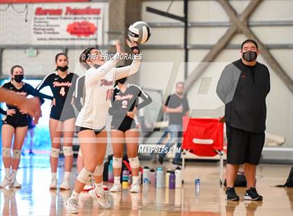 Thumbnail 3 in Flintridge Sacred Heart vs Bonita Vista (Southern California Invitational) photogallery.