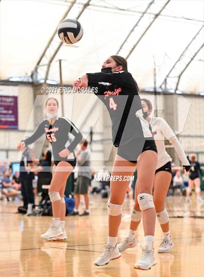 Thumbnail 3 in Flintridge Sacred Heart vs Bonita Vista (Southern California Invitational) photogallery.