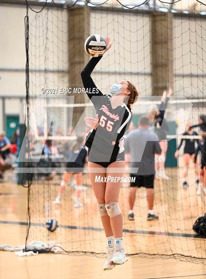 Thumbnail 2 in Flintridge Sacred Heart vs Bonita Vista (Southern California Invitational) photogallery.