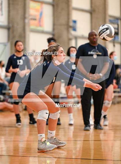 Thumbnail 2 in Flintridge Sacred Heart vs Bonita Vista (Southern California Invitational) photogallery.