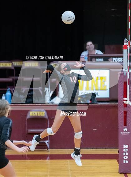 Thumbnail 2 in Poteet vs Ingram Moore photogallery.
