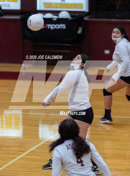 Thumbnail 3 in Poteet vs Ingram Moore photogallery.