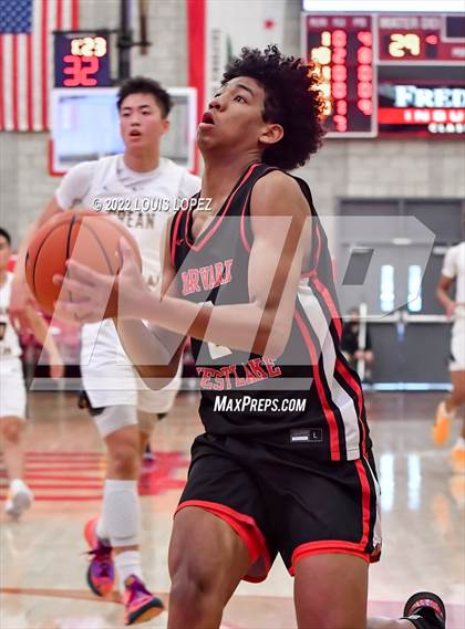 Thumbnail 1 in Harvard-Westlake vs. Crean Lutheran (Nike Extravaganza) photogallery.