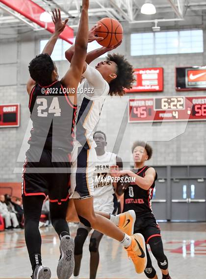 Thumbnail 2 in Harvard-Westlake vs. Crean Lutheran (Nike Extravaganza) photogallery.
