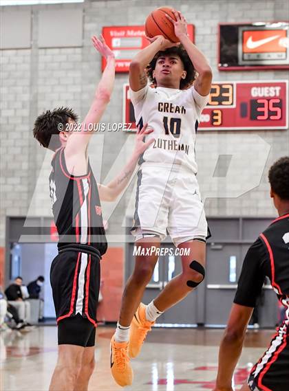 Thumbnail 1 in Harvard-Westlake vs. Crean Lutheran (Nike Extravaganza) photogallery.