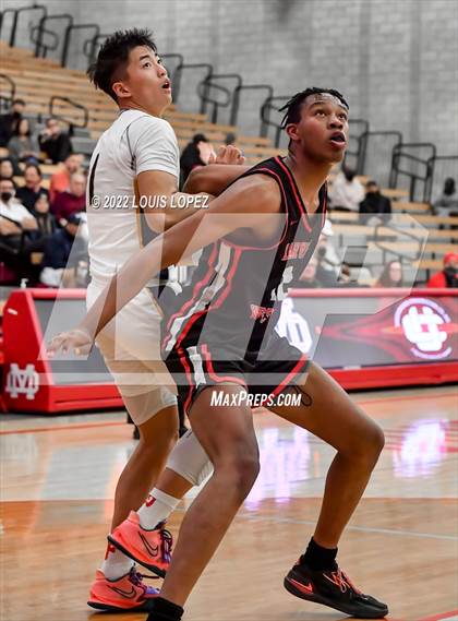 Thumbnail 1 in Harvard-Westlake vs. Crean Lutheran (Nike Extravaganza) photogallery.
