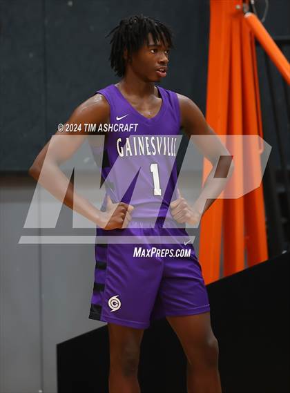 Thumbnail 3 in Gainesville vs. Guerin Catholic photogallery.