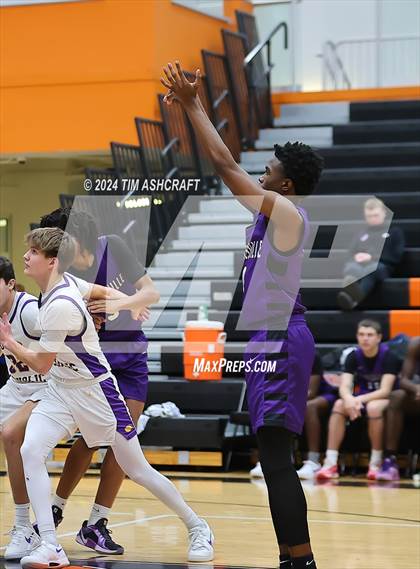 Thumbnail 3 in Gainesville vs. Guerin Catholic photogallery.