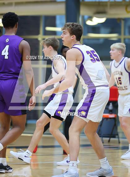 Thumbnail 3 in Gainesville vs. Guerin Catholic photogallery.