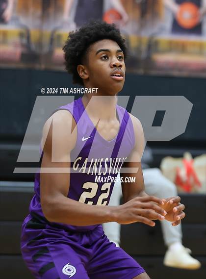 Thumbnail 2 in Gainesville vs. Guerin Catholic photogallery.