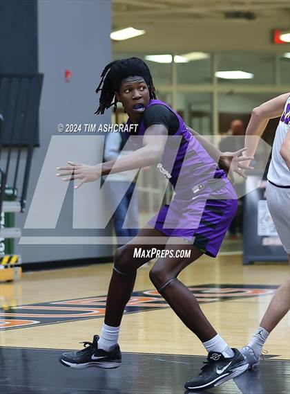 Thumbnail 1 in Gainesville vs. Guerin Catholic photogallery.