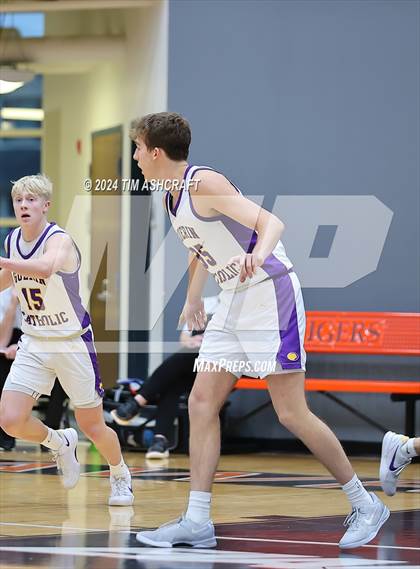 Thumbnail 2 in Gainesville vs. Guerin Catholic photogallery.