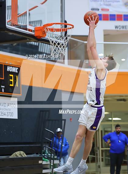 Thumbnail 2 in Gainesville vs. Guerin Catholic photogallery.