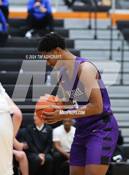Thumbnail 3 in Gainesville vs. Guerin Catholic photogallery.