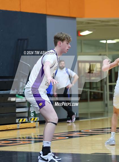Thumbnail 2 in Gainesville vs. Guerin Catholic photogallery.