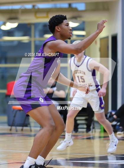 Thumbnail 1 in Gainesville vs. Guerin Catholic photogallery.