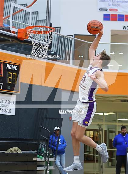 Thumbnail 1 in Gainesville vs. Guerin Catholic photogallery.