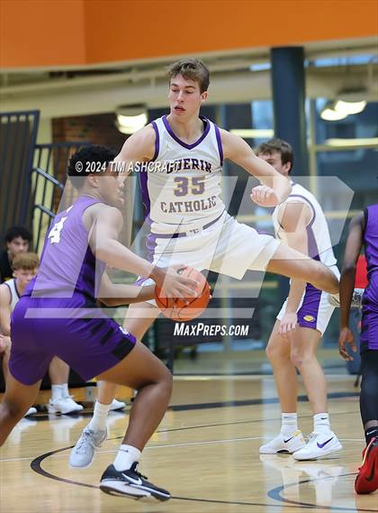 Thumbnail 3 in Gainesville vs. Guerin Catholic photogallery.